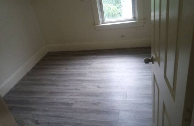 615 Cuthbert Rd - 3beds 1bath Gallery 4
