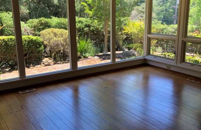 Private 4 Bedroom / 2 Bath Orinda Rancher - 155 Hall Drive, Orinda, CA 94563