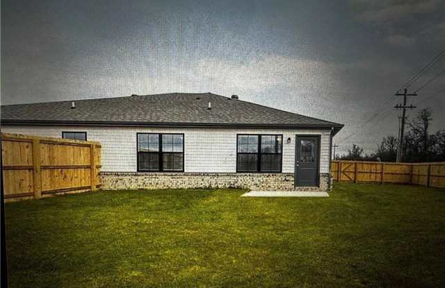 6501 NW Vandergriff Street - 6501 Northwest Vandergriff Street, Highfill, AR 72713