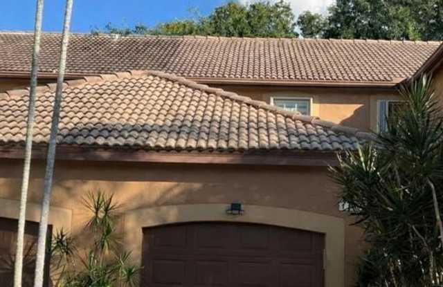 1394 Barcelona Way photos photos