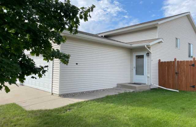 3 Bed Townhome with Fully Fenced Backyard in South Fargo! photos photos