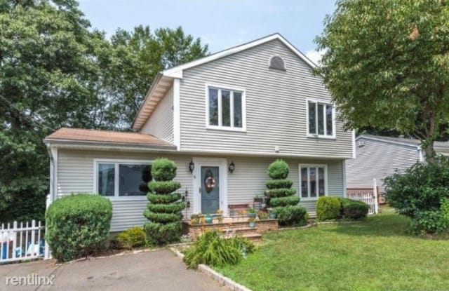 19 Dora Drive - 19 Dora Drive, East Haven, CT 06513