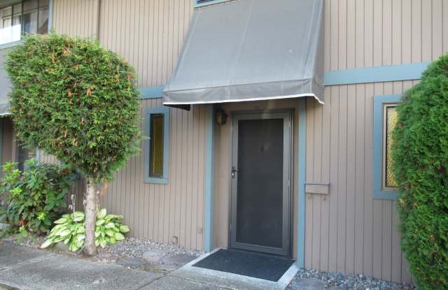Modern 2 bedroom, 1.5 bath condo in the gated Tukwila community - 13702 37th Avenue South, Tukwila, WA 98168