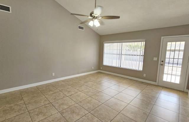 Renovated 4 Bedroom 2 Bathroom in Glendale! Gallery 4