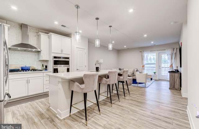 102 SAINT IVES PLACE photos photos