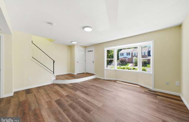 417 STERNWHEELER Court Gallery 4