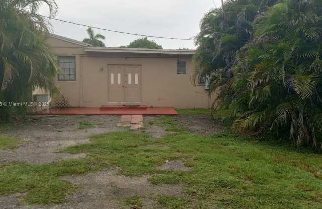 9740 Wayne Ave photos photos