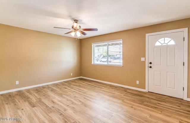 1015 E MARIGOLD Lane Gallery 2