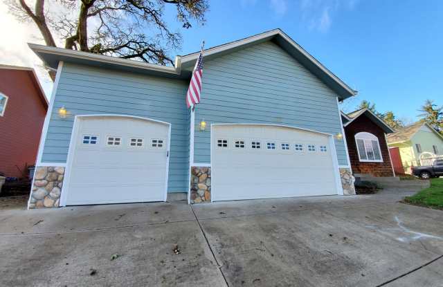 Beautiful Spacious home in North Albany - Available in July! photos photos