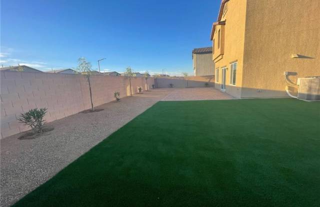 7832 Stone Forest Street Gallery 3