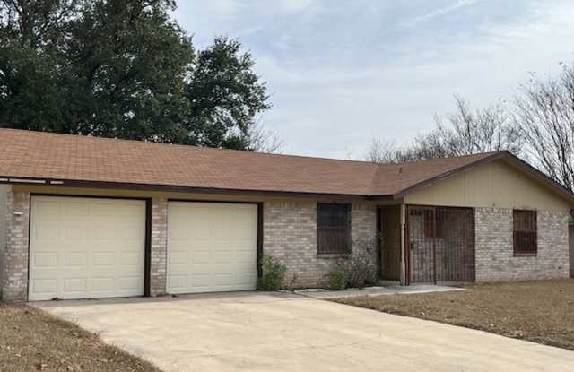 Relocate with Ease! Stylish Mid-Term Rental, All Utilities and Lawn Care Included! photos photos