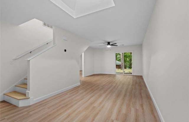 2066 N Kantz Lane Gallery 3