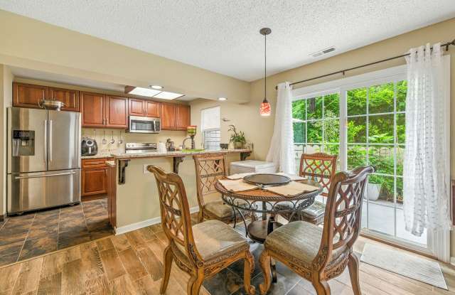 4409 Segovia Court - 1 Gallery 4