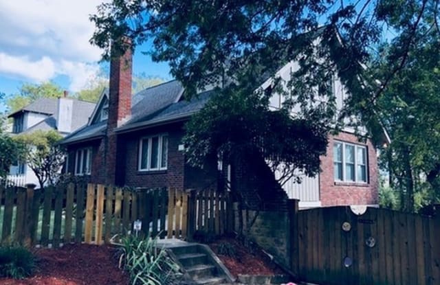 2619 Essex Plaza - 2619 Essex Pl, Nashville, TN 37212