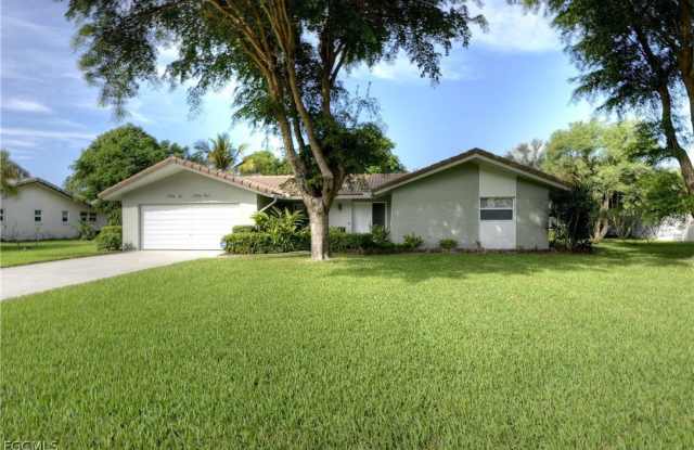 5652 Eichen Circle E photos photos