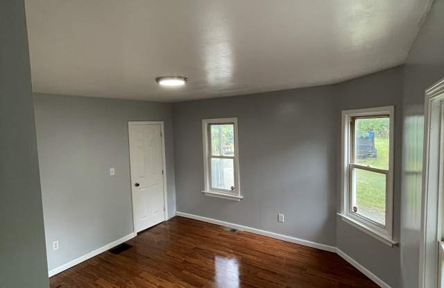 1129 Valley Drive Gallery 4
