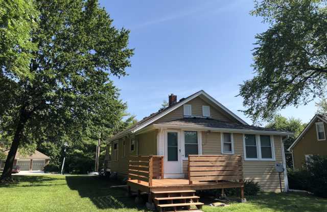 9611 Johnson Dr - 9611 Johnson Dr, Merriam, KS 66203