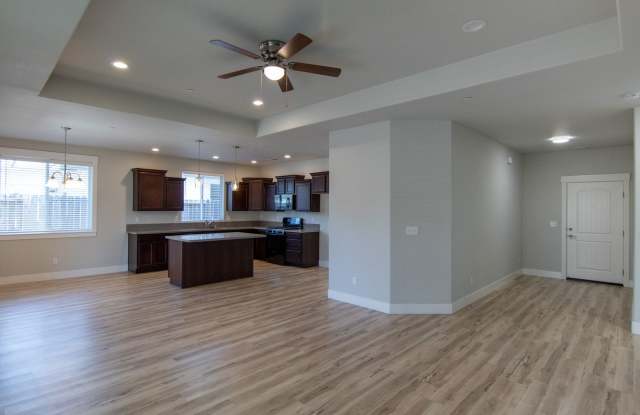 $1000 MOVE IN SPECIAL OFF FIRST MONTHS RENT. Gallery 4