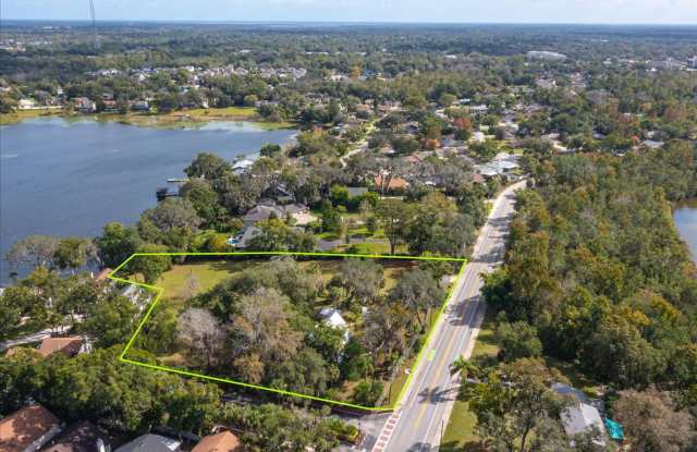 Welcome to Longwood’s Oldest Gem with Private Lakefront Access Gallery 4