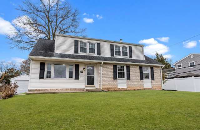 Updated 5 bed 2.5 bath Single Home available Oct 1  in Warminster Gallery 4