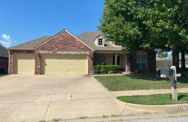 3 Bed, 2 Bath + Office | Jenks, OK | $2200 | Mid July photos photos