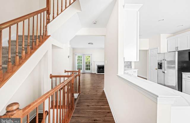 2902 JESSICA Court Gallery 4