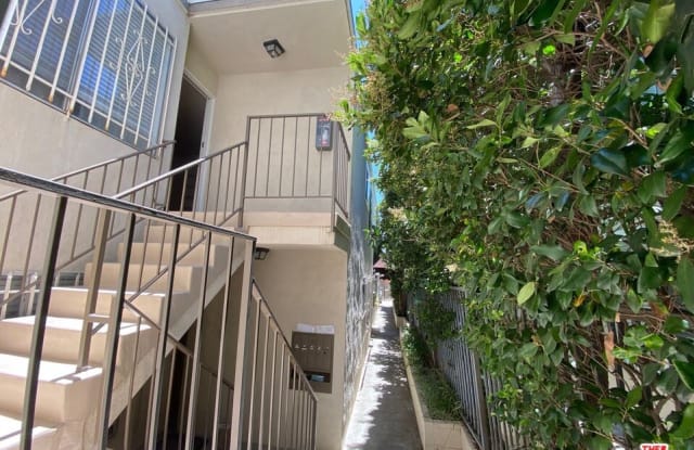 944 17TH ST - 944 17th Street, Santa Monica, CA 90403