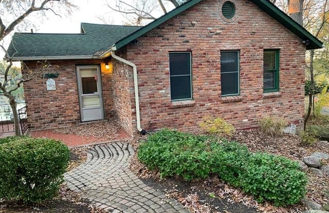 260 OAK ISLAND Drive - 260 Oak Island Drive, Commerce, MI 48390