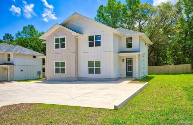 2017 Wyatt St photos photos