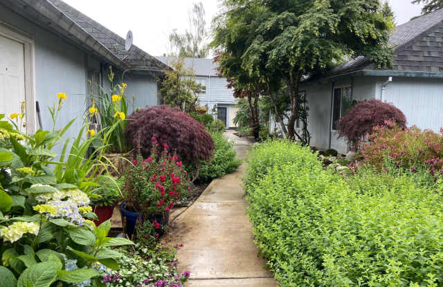 Charming Remodeled Townhome in Raleigh West - Prime Location w/ Garage Private Patio photos photos Charming Remodeled Townhome in Raleigh West - Prime Location w/ Garage Private Patio photos photos