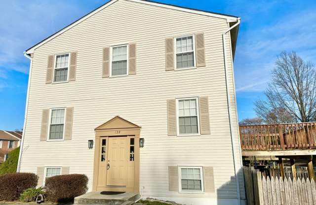 Newly Renovated 4 Bedroom EOG Townhome in Kettering! - 138 Joyceton Way, Kettering, MD 20774