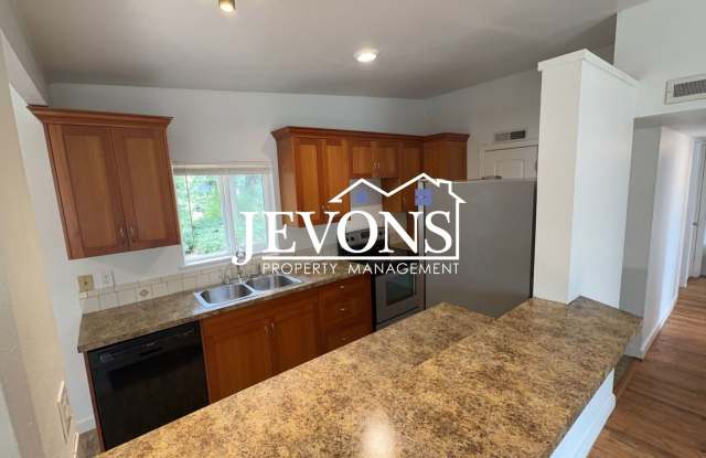 3BR/1BA House in Federal Way -- Available Now Gallery 3