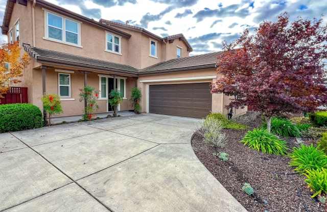 Modern Four-Bedroom Napa Home - 873 Saratoga Drive, Napa County, CA 94559