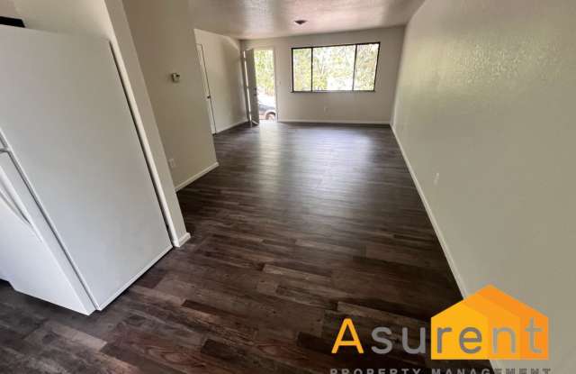 Fully Remodeled Duplex Available Soon! Gallery 4