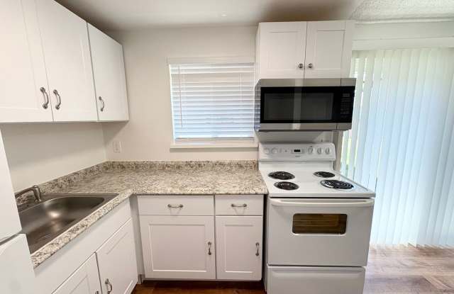 R2212 - Pinewood Apartments photos photos