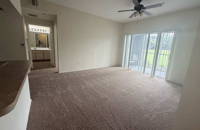 TEMPLE TERRACE: Gated Community! Convenient to USF AVAILABLE NOW! Gallery 4