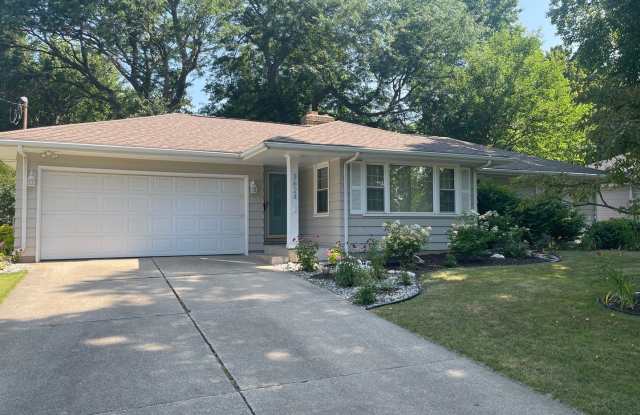 Three Bedroom Home in Kalamazoo - 3624 Croyden Avenue, Westwood, MI 49006