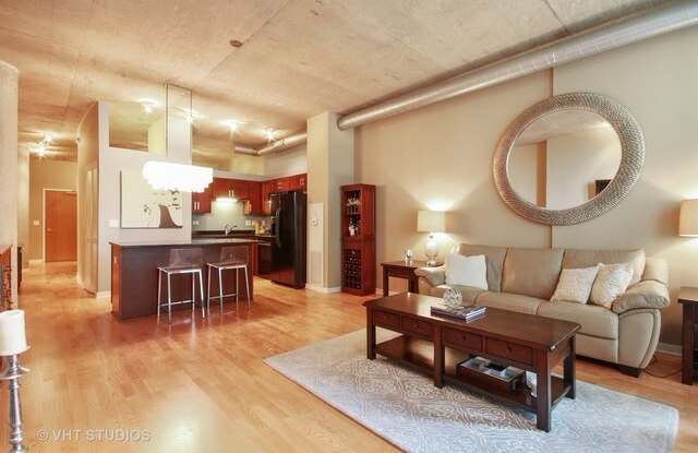 700 North Larrabee Street Gallery 3