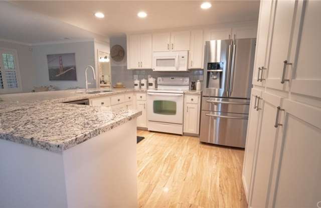 Beautiful 4 Bedroom 3 Bath with beatiful view and close to PV High!!!!! Gallery 3
