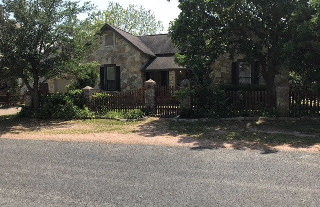 202 YOALANA ST - 202 Yoalana Street, Boerne, TX 78006