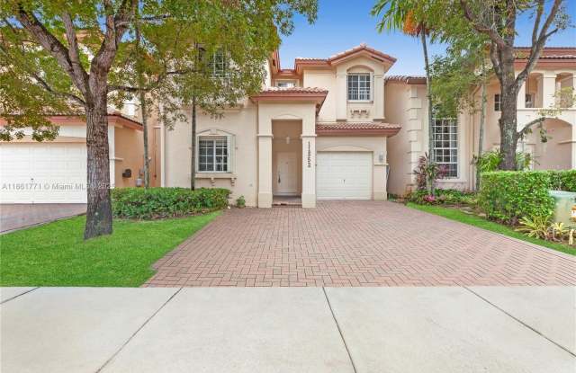 11552 NW 69th Ter photos photos