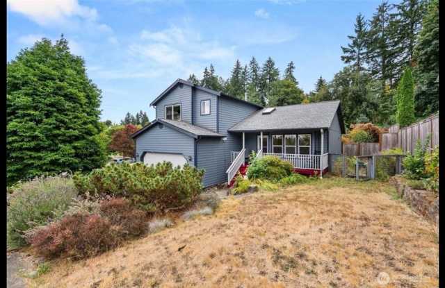 Charming 3BR House in Tumwater Gallery 3