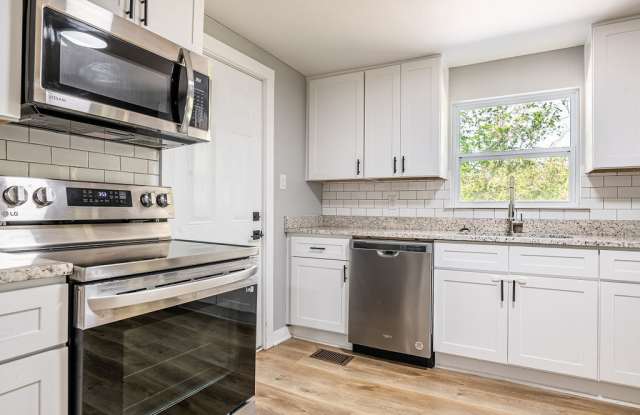 2966 Haywood Avenue - A Gallery 3