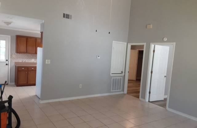 2 Bed/2 Bath Gallery 3