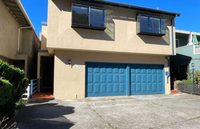 Beautiful Golden Gate Heights 5 Bed/3.5 Bath Home w/Amazing Views photos photos