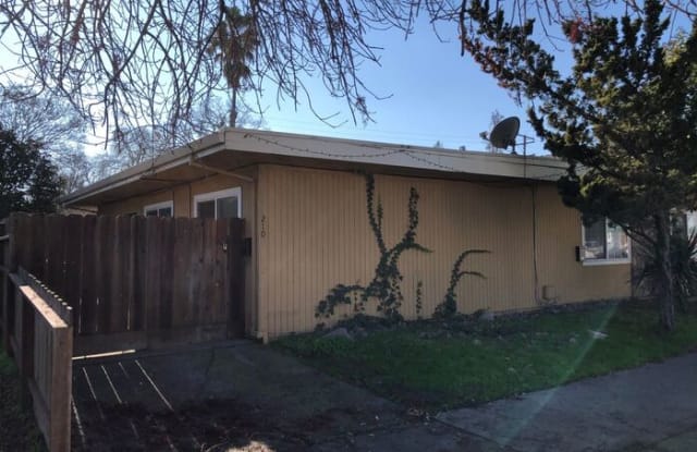 210 East Alpine Avenue - 210 E Alpine Ave, Stockton, CA 95204