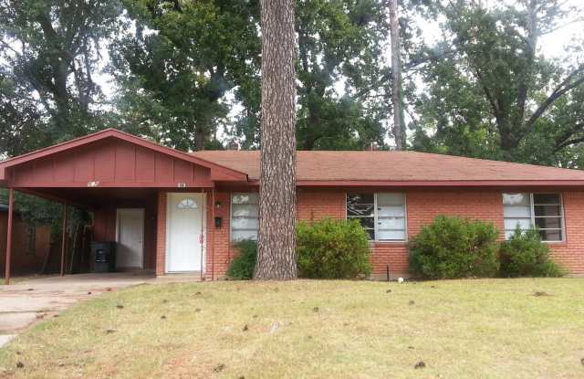 919 Pine Tree Dr photos photos