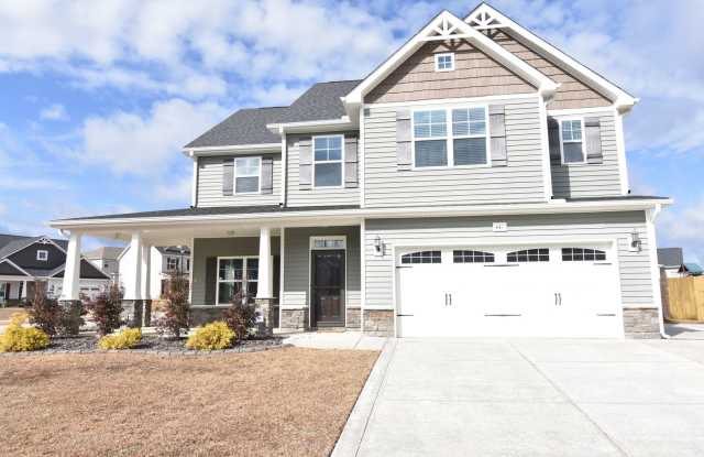 4 Bedroom and 2.5 Bath Home (No Pets) photos photos