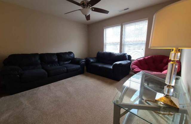 Room in 3 Bedroom Home at Snowy Egret Ct Gallery 3