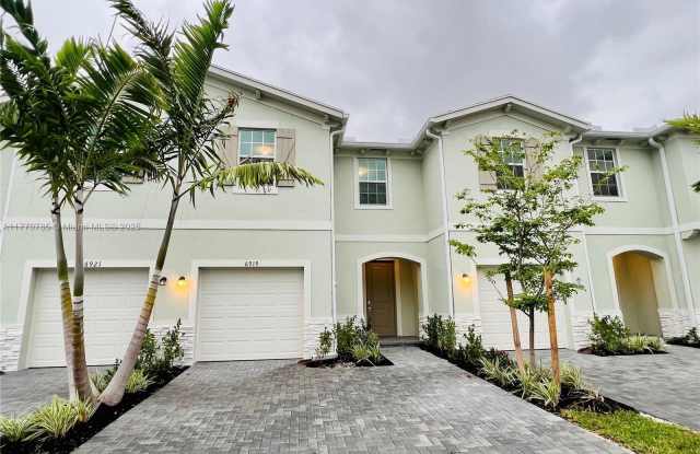 6919 Harbours Edge Ave photos photos